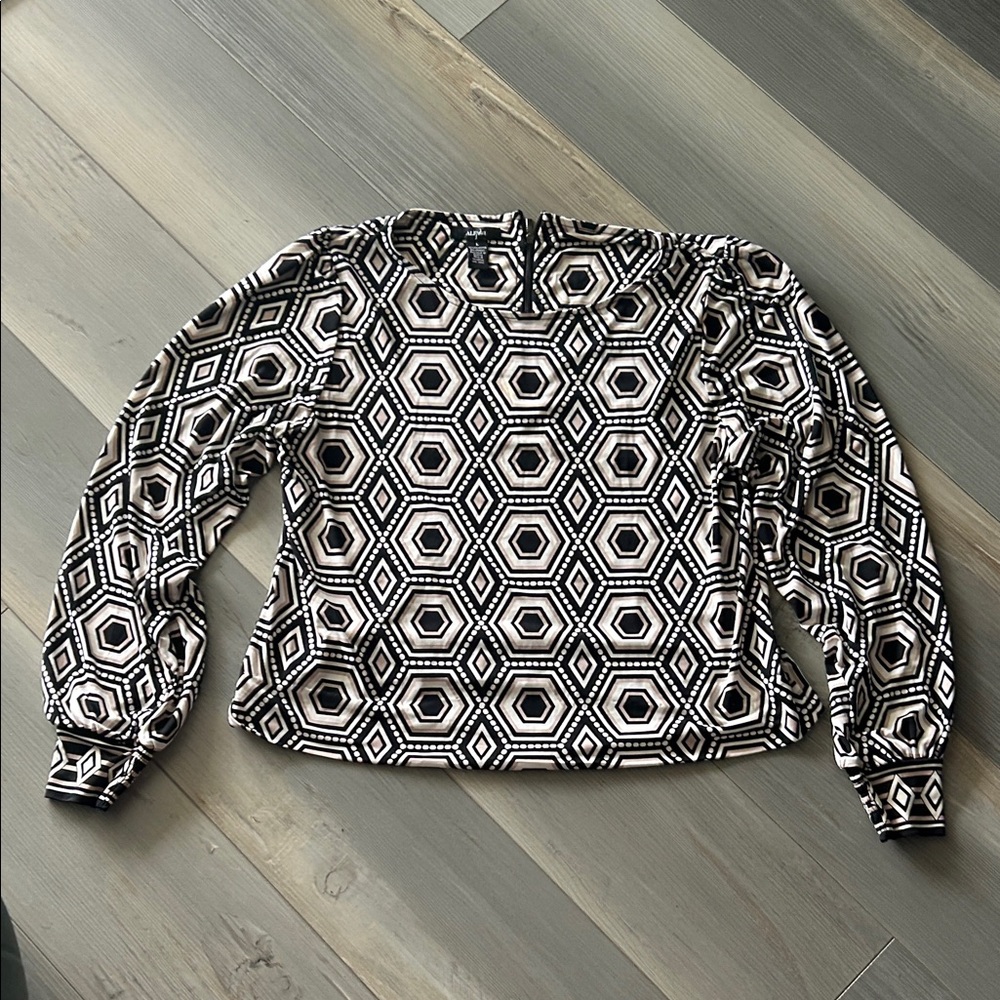 Alfani Black and White Geometric Blouse